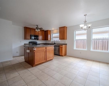 2037 Cedar Trail - Photo Thumbnail 6