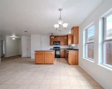 2037 Cedar Trail - Photo Thumbnail 7