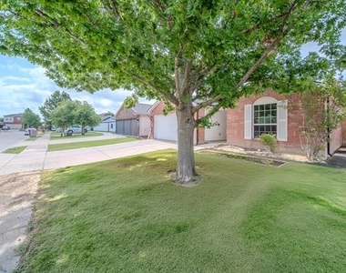2037 Cedar Trail - Photo Thumbnail 2