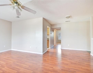 1912 Bernice Street - Photo Thumbnail 4