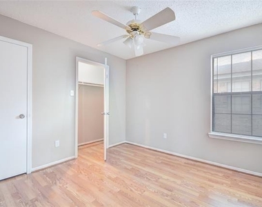 1912 Bernice Street - Photo Thumbnail 12