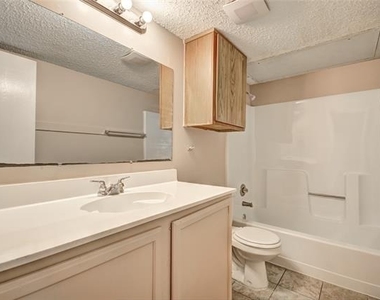 1912 Bernice Street - Photo Thumbnail 7