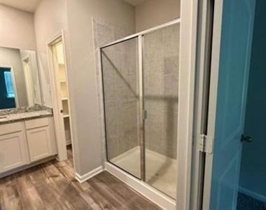 408 Zimmet Drive - Photo Thumbnail 20