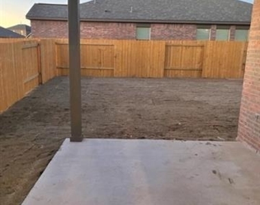 408 Zimmet Drive - Photo Thumbnail 15