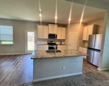 408 Zimmet Drive - Photo Thumbnail 19