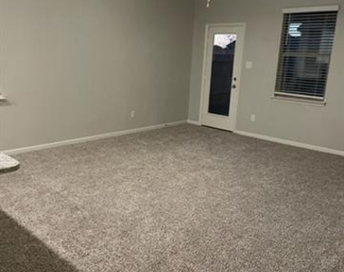 408 Zimmet Drive - Photo Thumbnail 11
