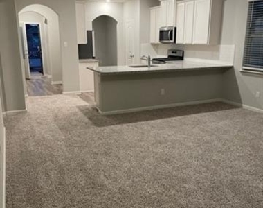 408 Zimmet Drive - Photo Thumbnail 4