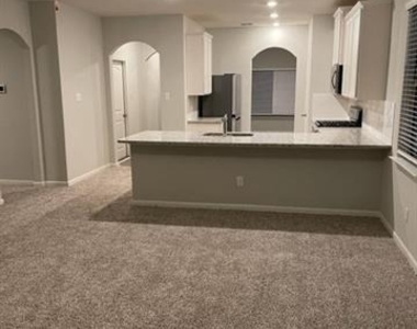 408 Zimmet Drive - Photo Thumbnail 16