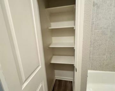 408 Zimmet Drive - Photo Thumbnail 17