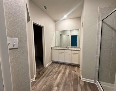 408 Zimmet Drive - Photo Thumbnail 22
