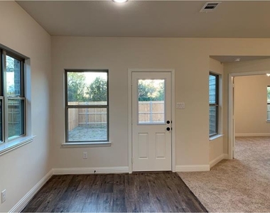 7806 Cottonwood Drive - Photo Thumbnail 6