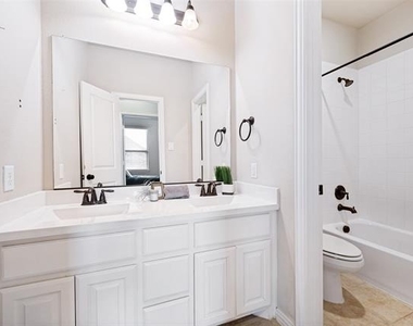 1210 Skyflower Lane - Photo Thumbnail 16