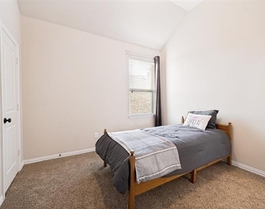 1210 Skyflower Lane - Photo Thumbnail 15