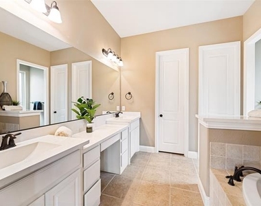 1210 Skyflower Lane - Photo Thumbnail 13