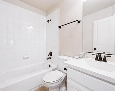 1210 Skyflower Lane - Photo Thumbnail 18