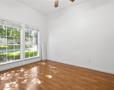 2114 Rustic Ridge Drive - Photo Thumbnail 5