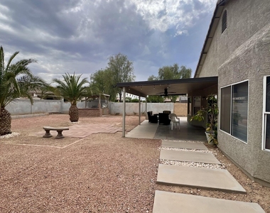 7709 W Wood Lane - Photo Thumbnail 8