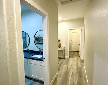 7709 W Wood Lane - Photo Thumbnail 18