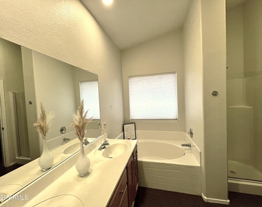 7709 W Wood Lane - Photo Thumbnail 13