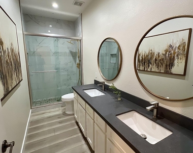 7709 W Wood Lane - Photo Thumbnail 11