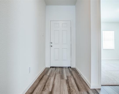 2621 Silver Leaf Lane - Photo Thumbnail 7