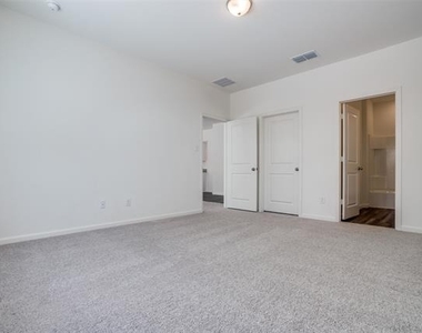 2621 Silver Leaf Lane - Photo Thumbnail 15