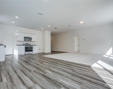 2621 Silver Leaf Lane - Photo Thumbnail 8