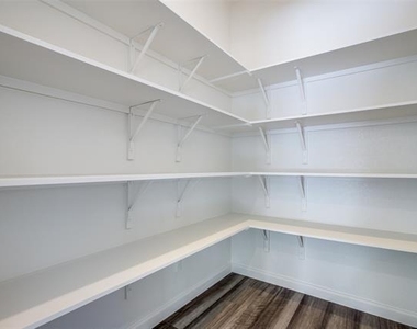 2621 Silver Leaf Lane - Photo Thumbnail 20