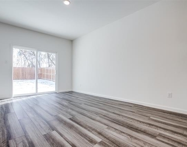 2621 Silver Leaf Lane - Photo Thumbnail 5