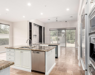 8317 E Feathersong Lane - Photo Thumbnail 5