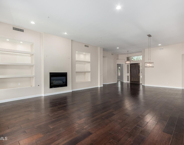 8317 E Feathersong Lane - Photo Thumbnail 6