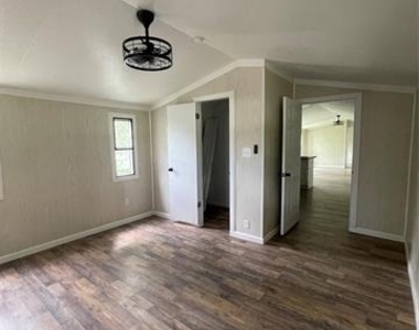 433 Capricorn Drive - Photo Thumbnail 20
