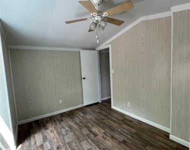 433 Capricorn Drive - Photo Thumbnail 24