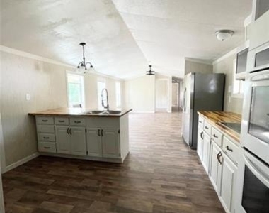 433 Capricorn Drive - Photo Thumbnail 11