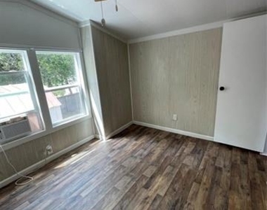433 Capricorn Drive - Photo Thumbnail 23