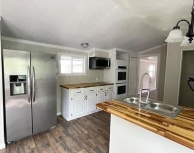 433 Capricorn Drive - Photo Thumbnail 8