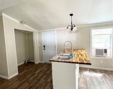433 Capricorn Drive - Photo Thumbnail 9