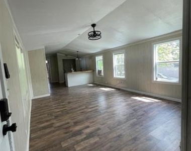 433 Capricorn Drive - Photo Thumbnail 27