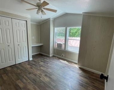 433 Capricorn Drive - Photo Thumbnail 22