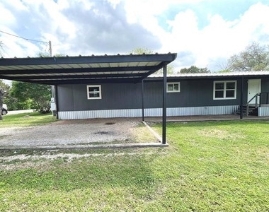 433 Capricorn Drive - Photo Thumbnail 2
