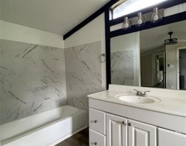 433 Capricorn Drive - Photo Thumbnail 15