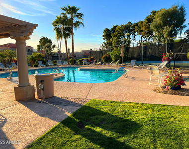 7884 E Horseshoe Lane - Photo Thumbnail 15