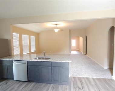 280 Moonstone Way - Photo Thumbnail 11