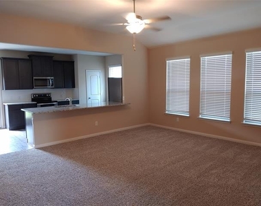 280 Moonstone Way - Photo Thumbnail 7