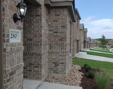 280 Moonstone Way - Photo Thumbnail 15
