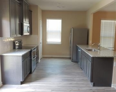 280 Moonstone Way - Photo Thumbnail 10