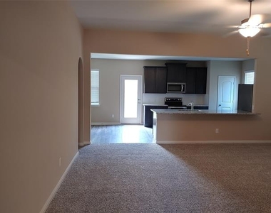 280 Moonstone Way - Photo Thumbnail 8