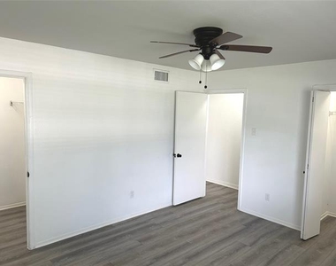 5881 Preston View Boulevard - Photo Thumbnail 7