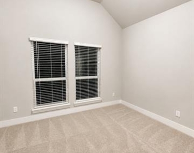 6108 Shasta Creek Road - Photo Thumbnail 8