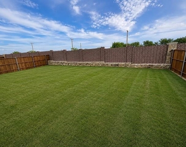 6108 Shasta Creek Road - Photo Thumbnail 18